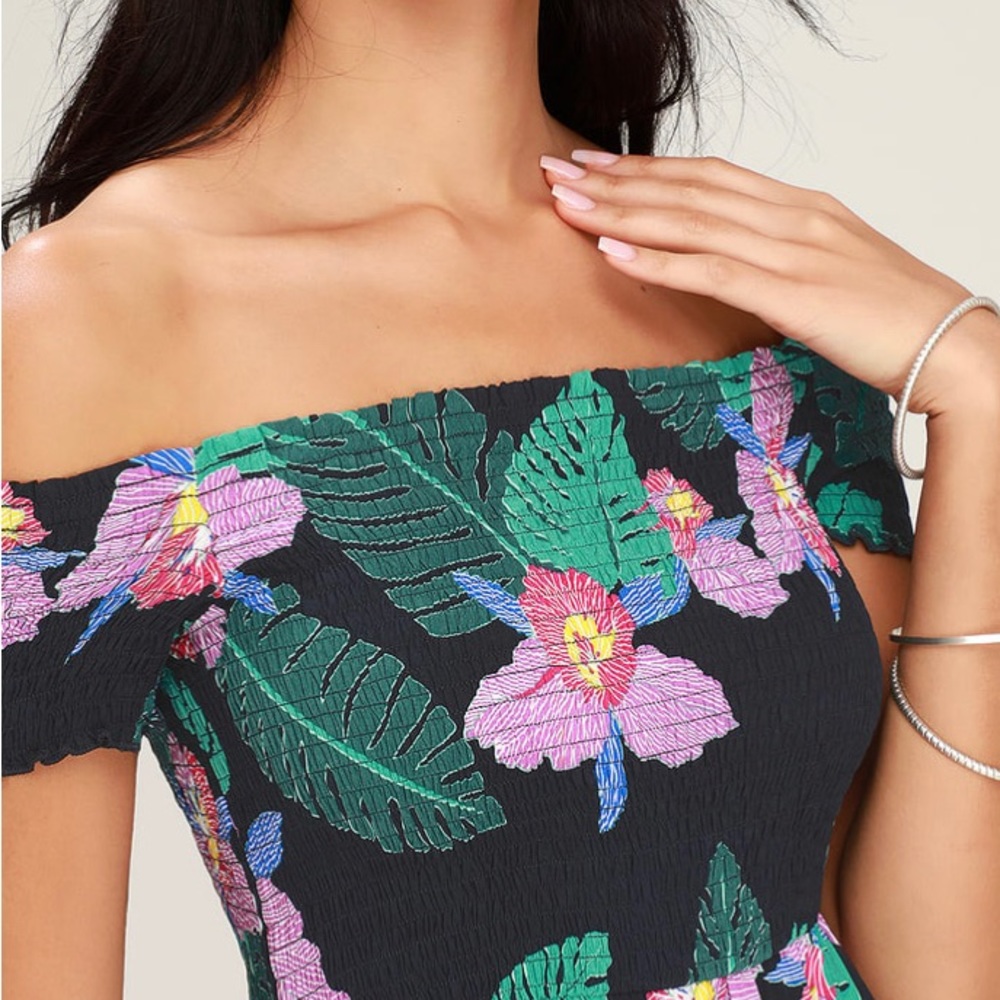 Lulu’s tropical print Dress - Picture 3 of 5